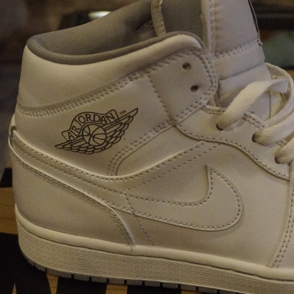 Air Jordan 1 Mid Men\'s Shoes in White  men\'s 8 main image 7